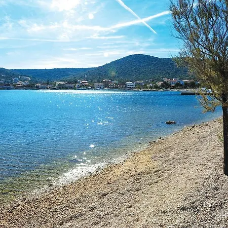 Two-bedroom In Apartman Vinišće