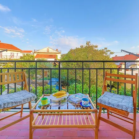 Two-bedroom In Apartman Vinišće